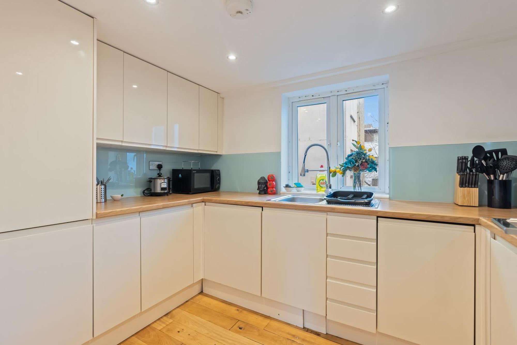 Cosy 1 Bed W Loft Sleeps 6 Close To Stations Apartamento Londres